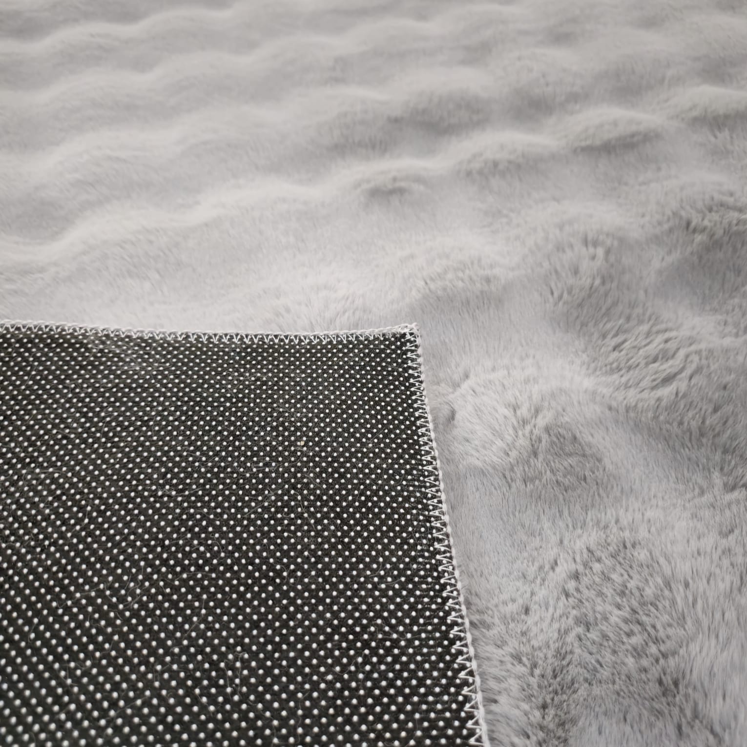 Fluffy Rabbit Veronico Glamour Rug, Grey